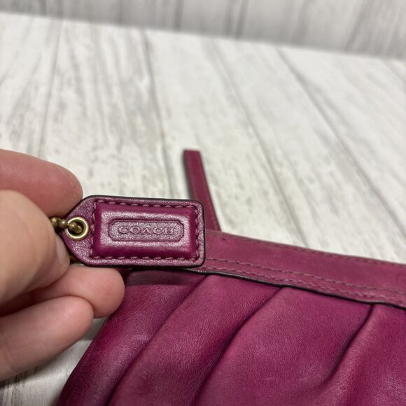 Womens Vintage Coach Wristlet Fuchsia Pink Leather - Picture 4 of 8